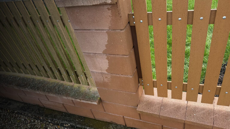 čištění plotů a zdí